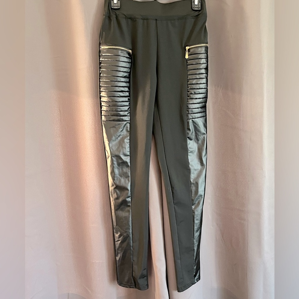 Fake leather leggings